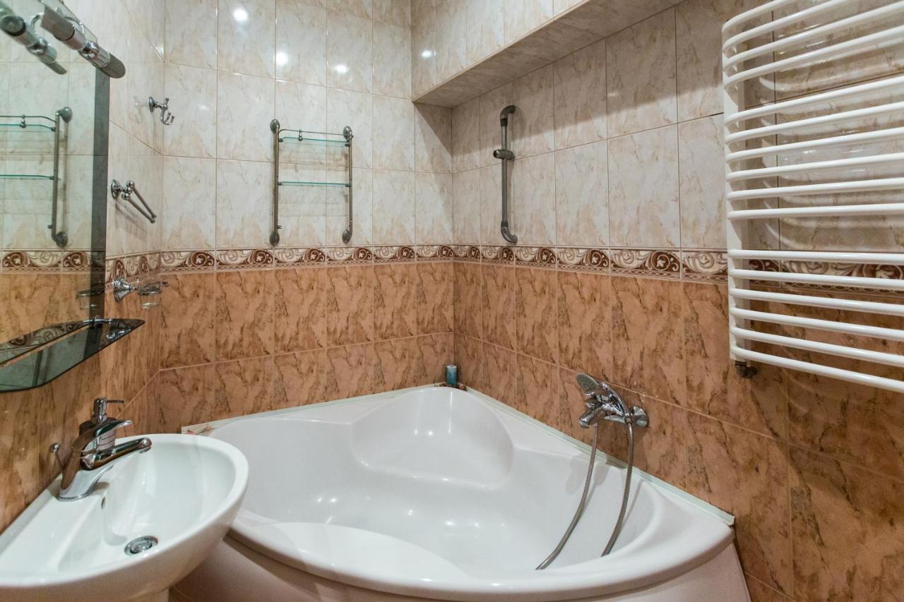 Apartment In The City Centre Lvov Exteriér fotografie